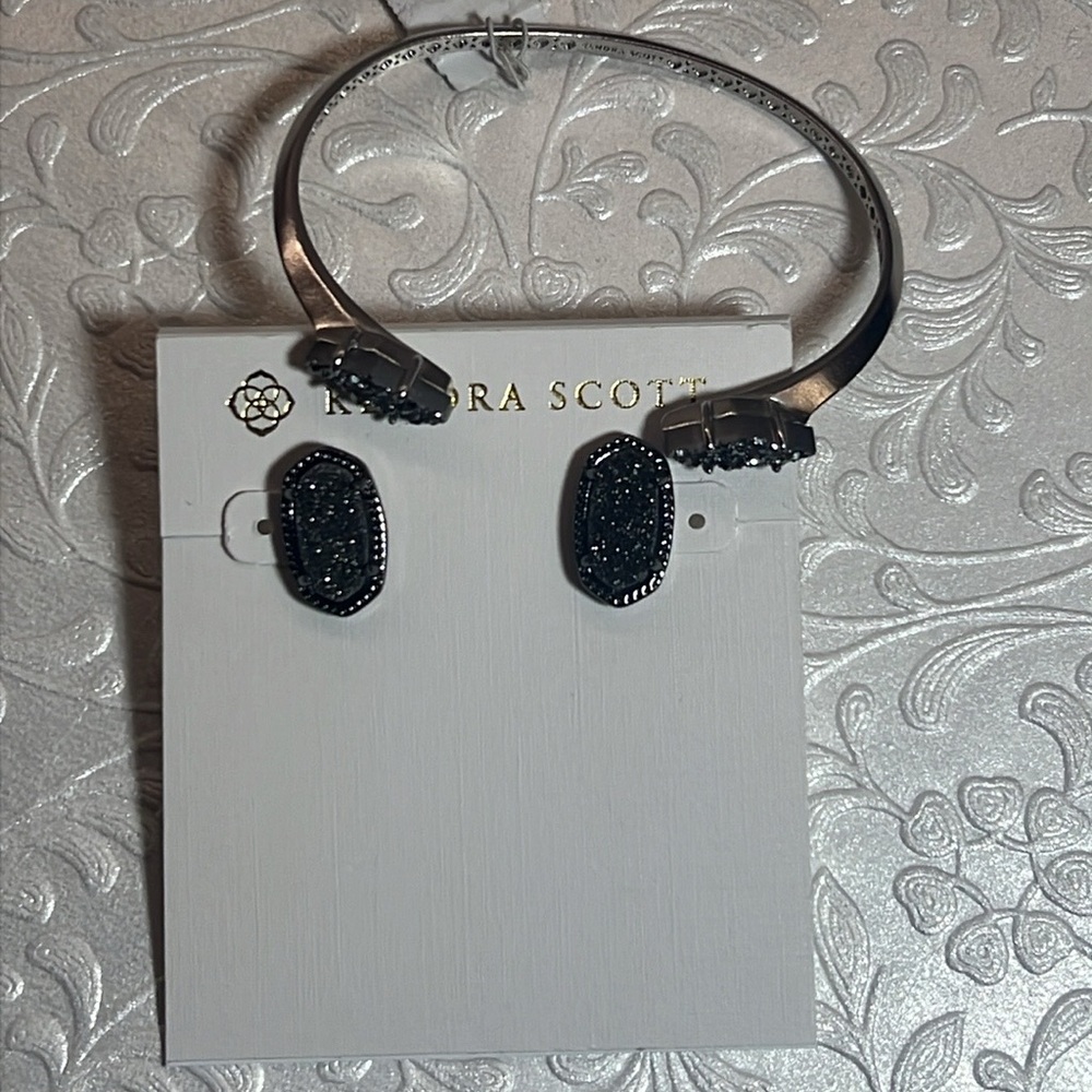 Kendra Scott Black Bracelet and Earring Set